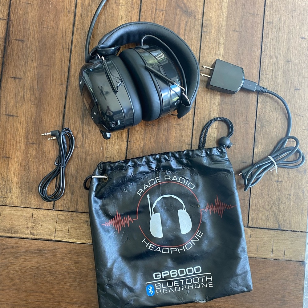 Race Radio GP6000 Bluetooth headphones